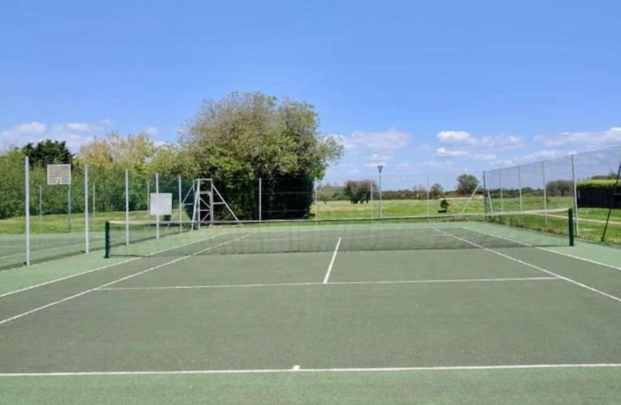 50 Toledo, Selsey Country Clubヴィラ エクステリア 写真