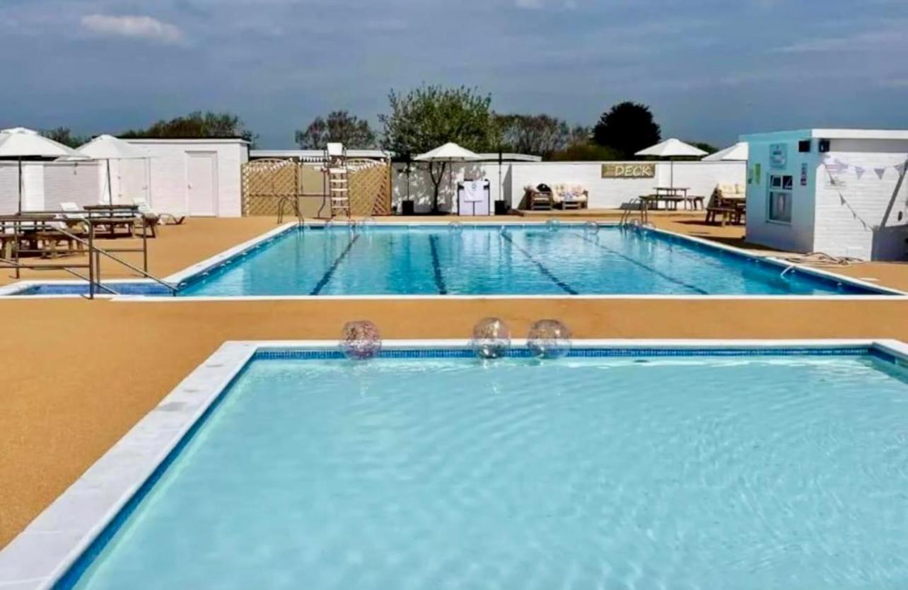 50 Toledo, Selsey Country Clubヴィラ エクステリア 写真