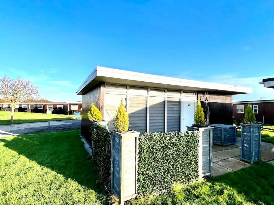 50 Toledo, Selsey Country Clubヴィラ エクステリア 写真
